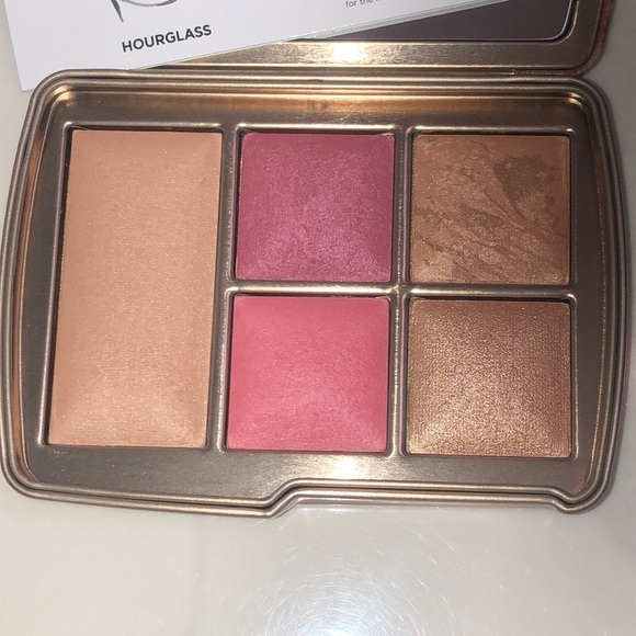 Hourglass Ambient Lighting Edit Universe Unlocked 5 Pan Face Palette 9.6g NIB - Picture 3 of 16